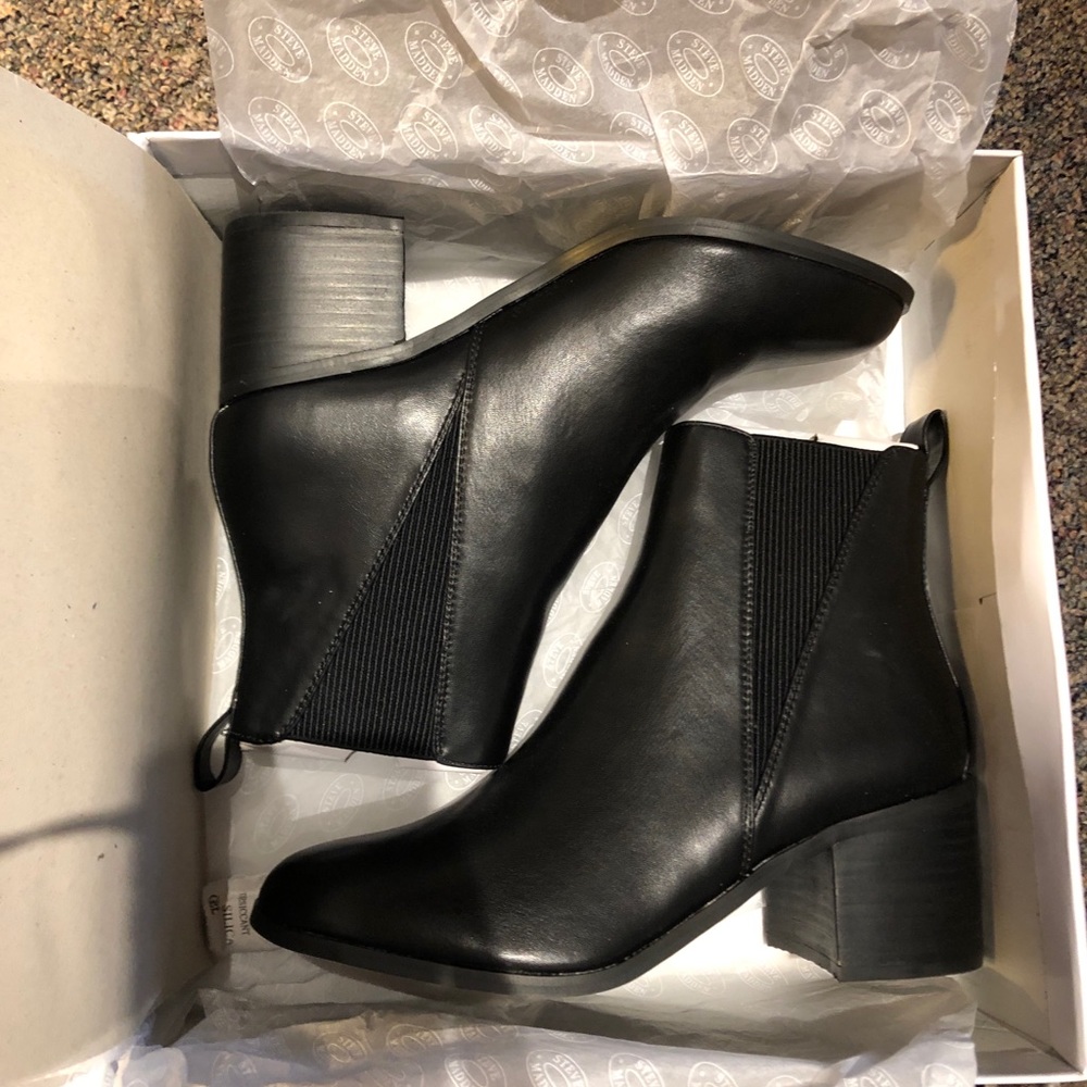 Steve Madden Chelsea Boots